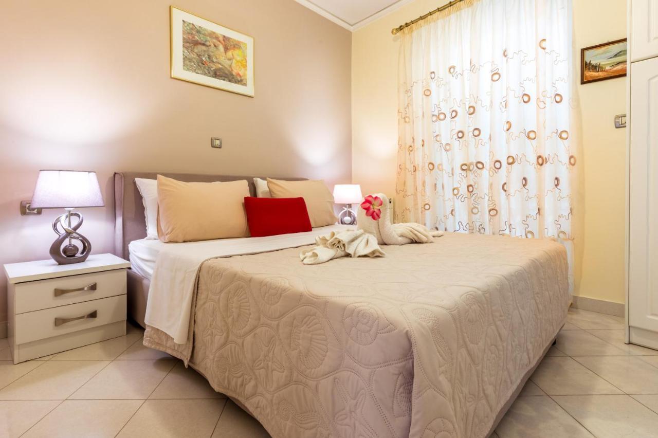 Piraeus Lux Secret Apartment Room photo
